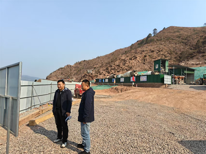 0313 鄉(xiāng)長檢查光伏項目安全.jpg 0313 鄉(xiāng)長檢查光伏項目安全.jpg