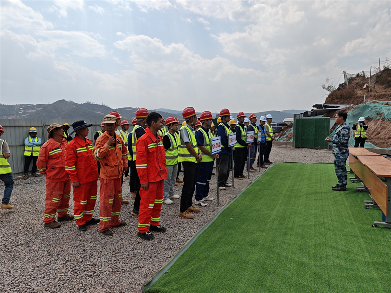 0425 光伏項目防火應(yīng)急演練2.jpg 0425 光伏項目防火應(yīng)急演練2.jpg