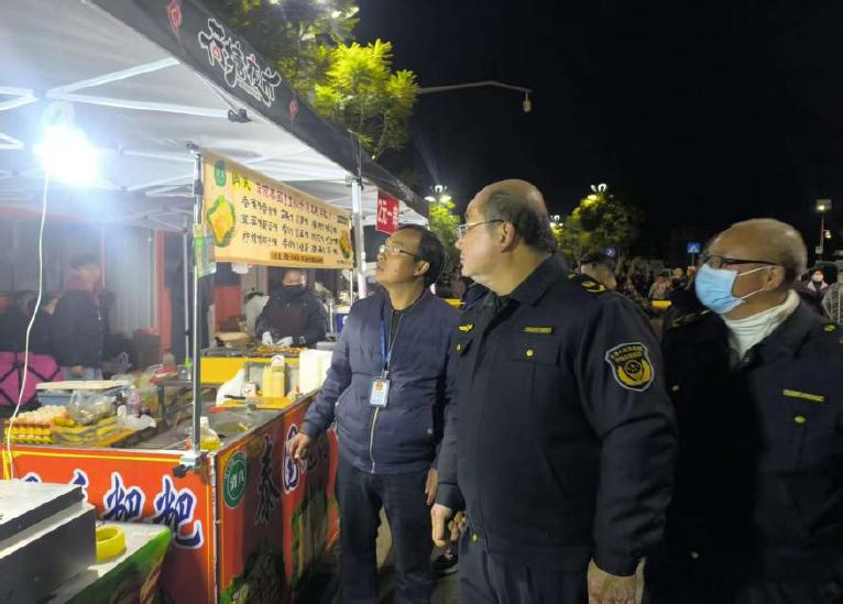 此件為準(zhǔn)-峨山縣市場監(jiān)督管理局開展歲末年初食品安全專項(xiàng)檢查工作.jpg 此件為準(zhǔn)-峨山縣市場監(jiān)督管理局開展歲末年初食品安全專項(xiàng)檢查工作.jpg