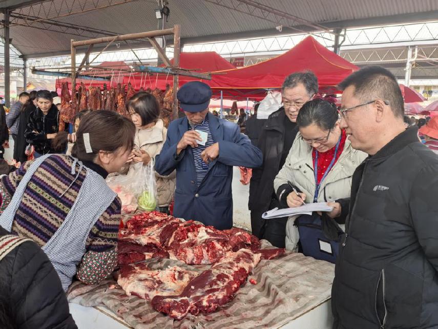 監(jiān)督管理局開展歲末年初食品安全專項(xiàng)檢查工作.jpg 監(jiān)督管理局開展歲末年初食品安全專項(xiàng)檢查工作.jpg